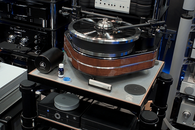 Clearaudio Master Jubilee, με δύο βραχίονες Unity και κεφαλές Goldfinger και Diamond Jubilee.