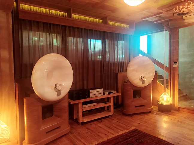 On Location: Artisan Acoustics Euphonia - Ηχείο.