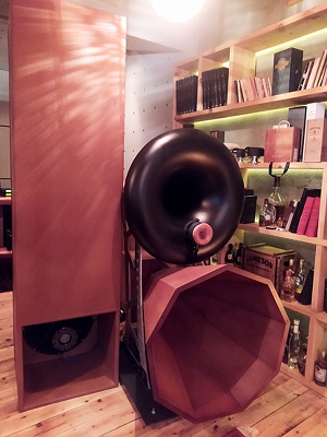On Location: Artisan Acoustics Euphonia - Ηχείο.