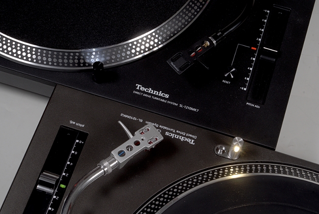 Technics SL-1210 Mk7 & SL-1210 Mk2